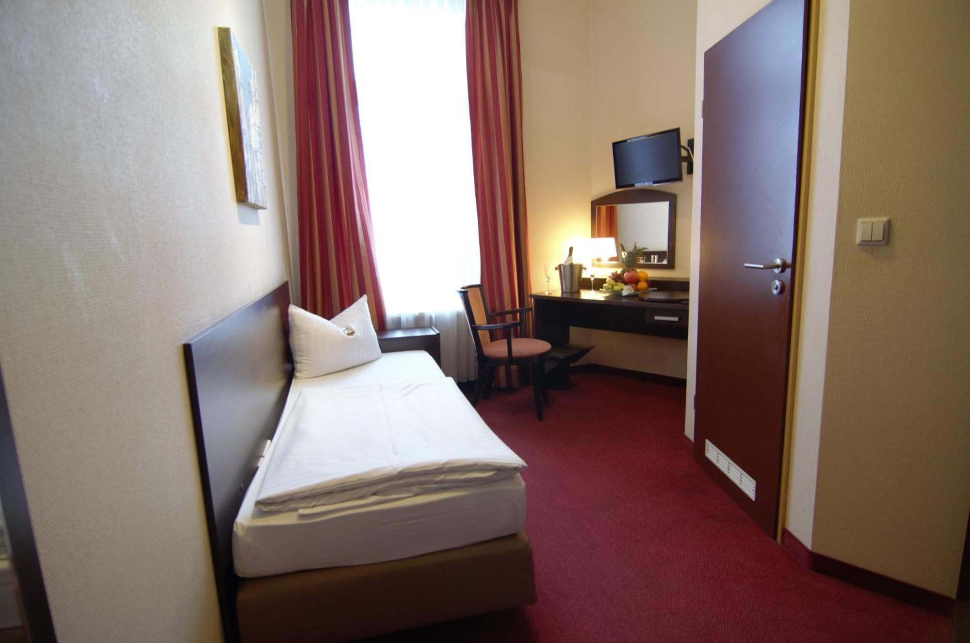 Hotel Polo am ZOB Hamburk Pokoj fotografie
